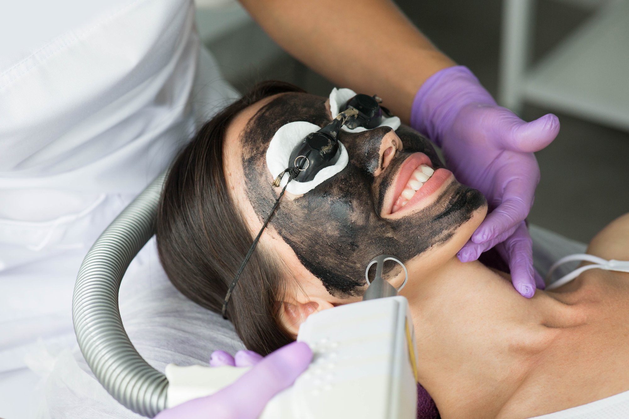 cute-woman-gets-a-face-peeling-procedure-in-a-beau-2025-04-10-14-53-15-utc
